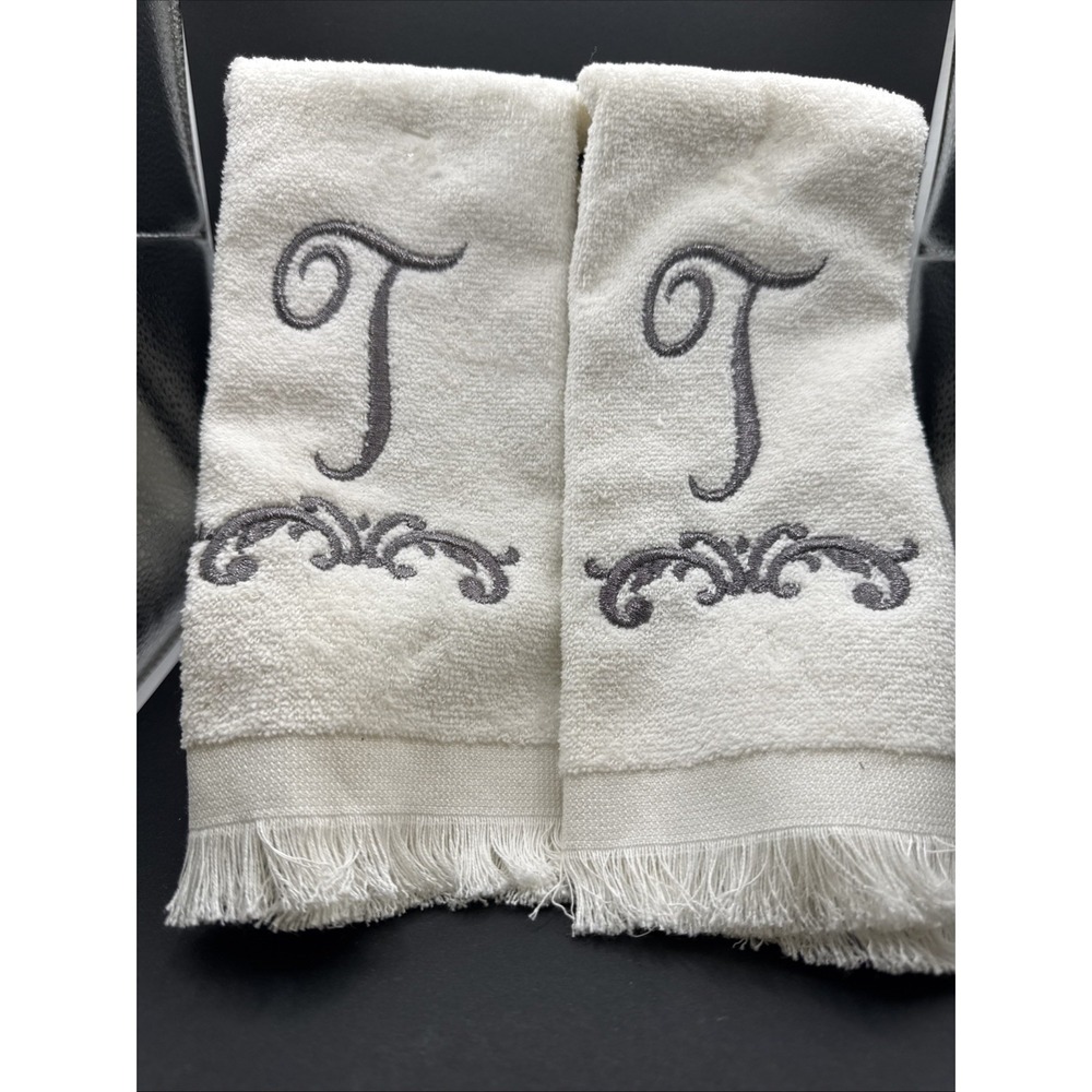 Set Of 2 Avanti Linens Scroll Mono Fingertip‎ Towel T - Fingertip